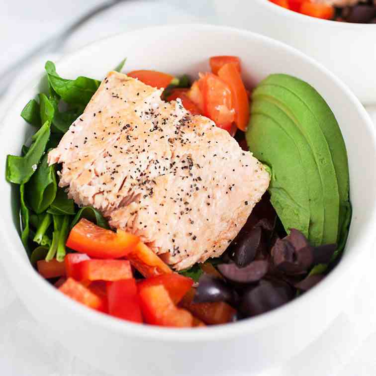 Mediterranean Salmon and Farro Buddha Bowl