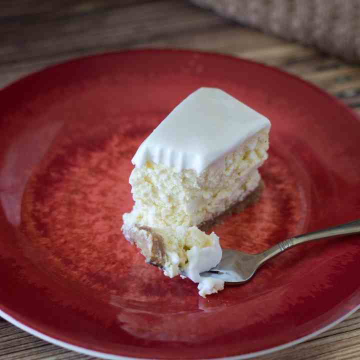 Gluten Free Coconut Cream Cheesecake