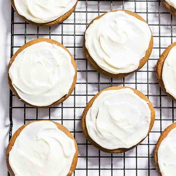 Gingerbread Cookies with Frosting