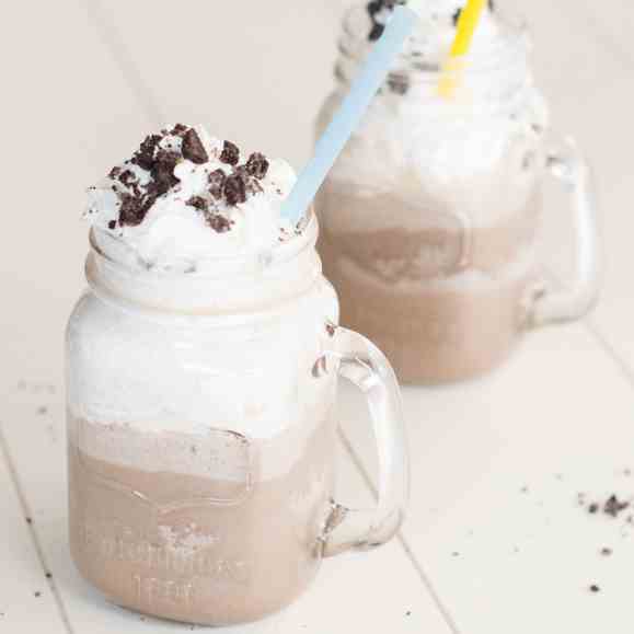 Cookies and Cream Shakeuccino