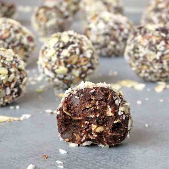 Healthy No-Bake Energy Bites