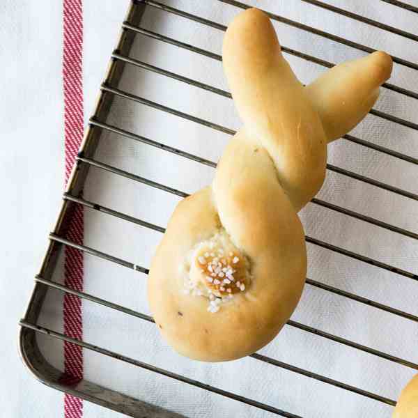 Easter Bunny Dinner Breadsticks