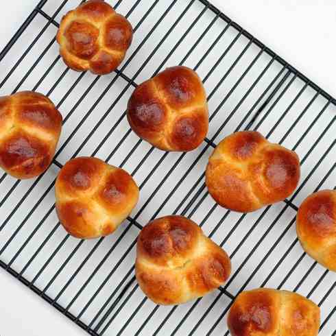 Bubble top brioche rolls