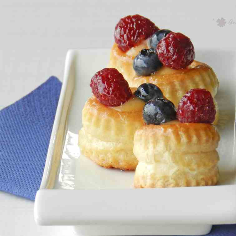 Mini volovanes con crema pastelera y fruta