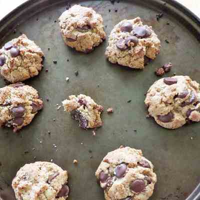 Vegan chocolate chip cookies