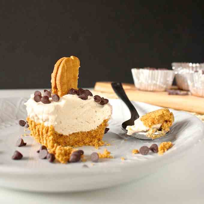 No Bake Skinny Peanut Butter Pie