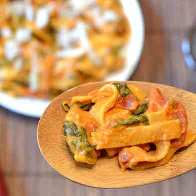 Creamy Tomato Spinach Pasta