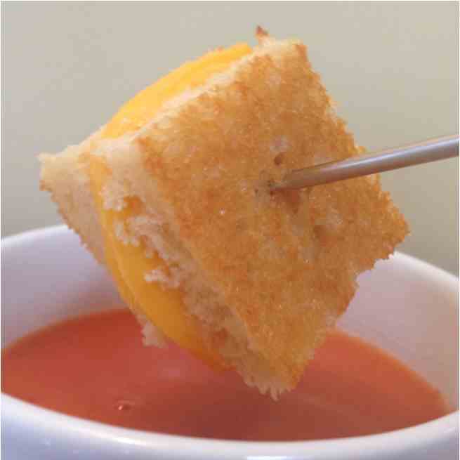 Grilled Cheese Fondue
