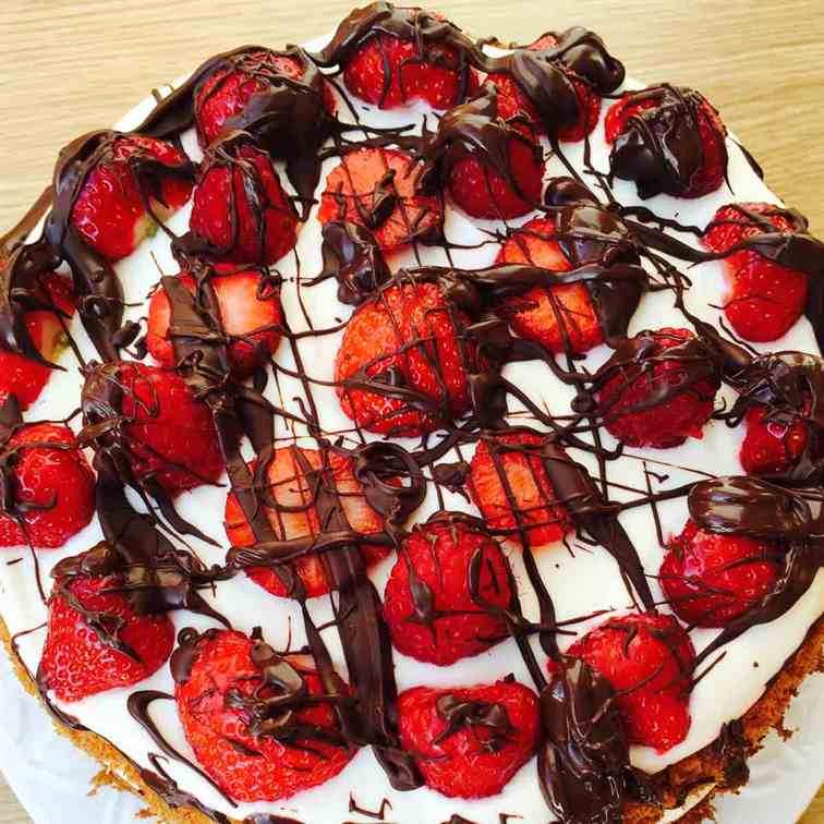 Super light fruit and cream gateau