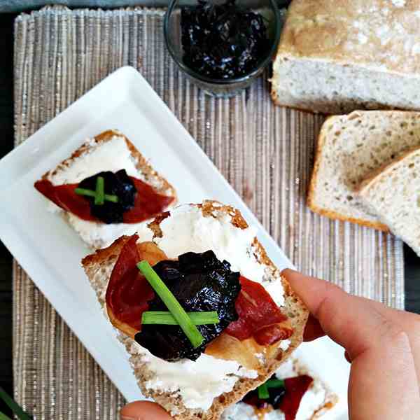 Speck crostini