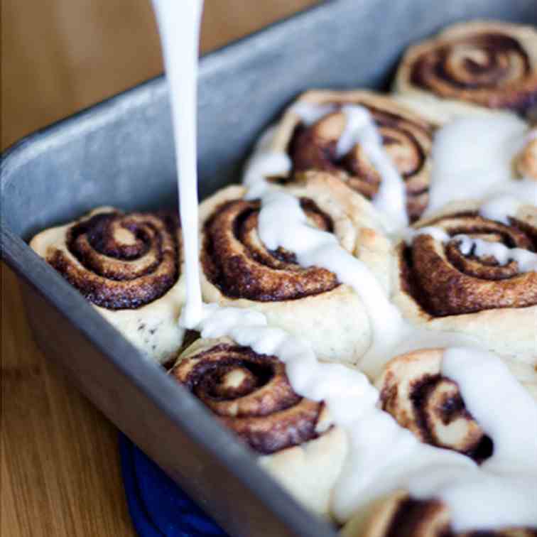 Vegan Cinnamon Rolls