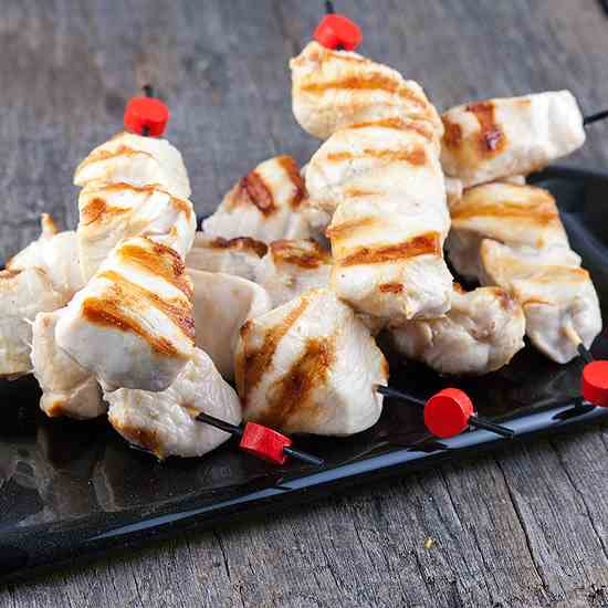 Spicy marinated chicken skewers