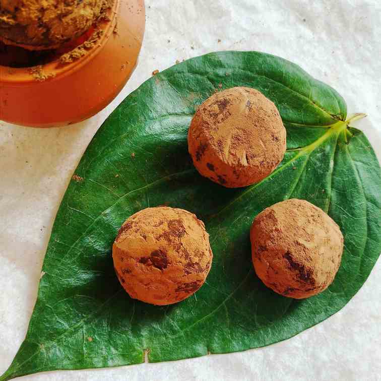 Paan (Betel leaf) truffles