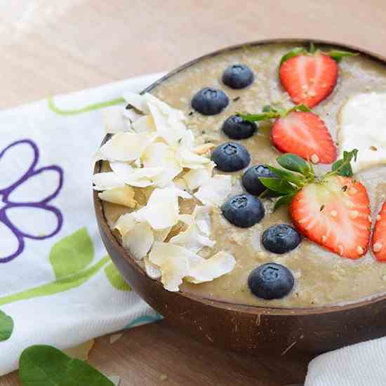 Spinach Raspberries Smoothie Bowl