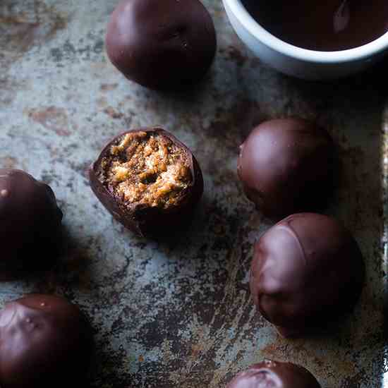 No Bake Crispy Almond Butter Bites