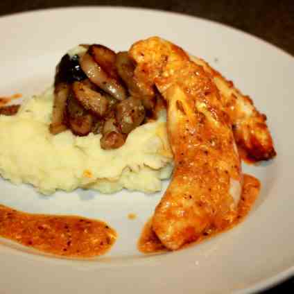 Spicy Chicken Breasts on mashed Potatoes