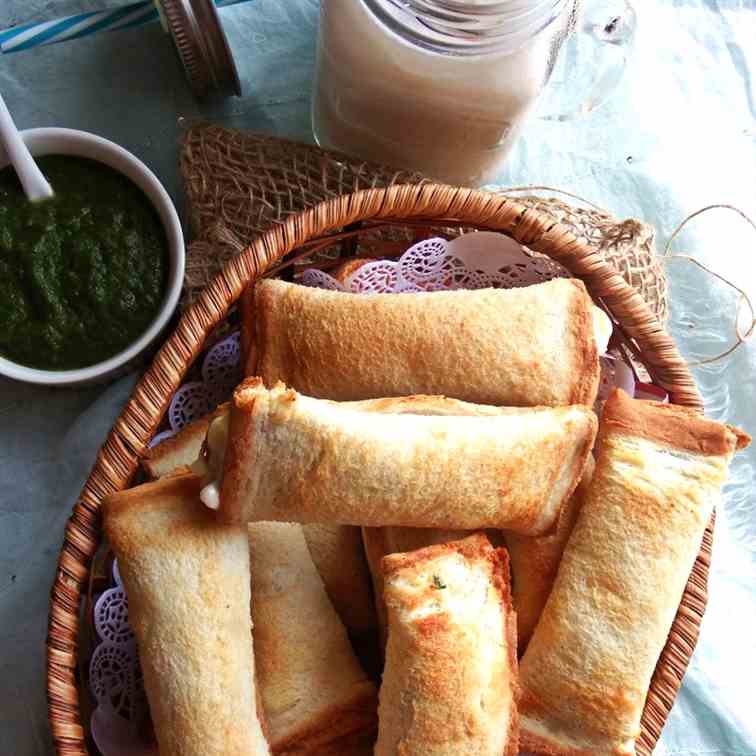 Baked Paneer Bread Rolls