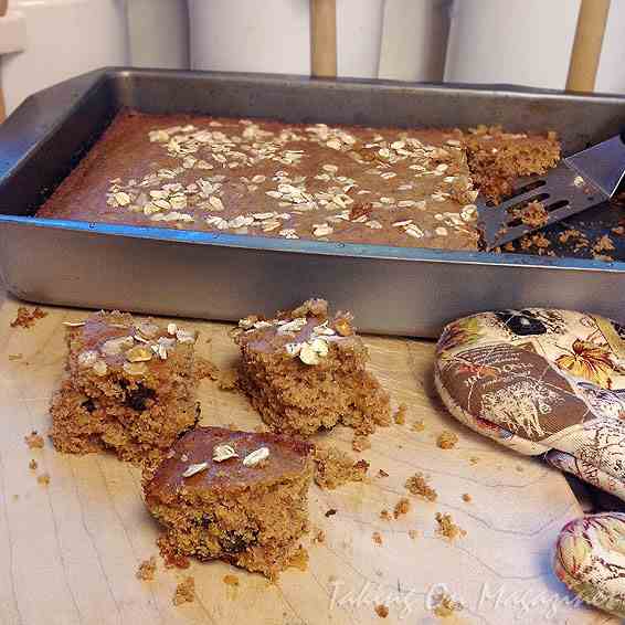 Oatmeal Raisin Cake