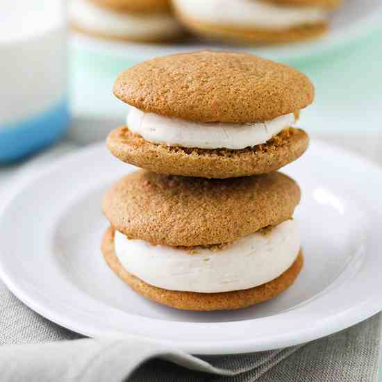 Carrot Cake Whoopie Pies