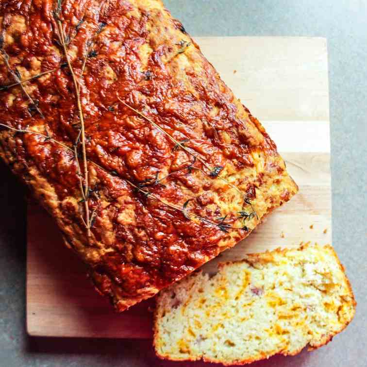 Apple Cheddar Christmas Loaf with Thyme 