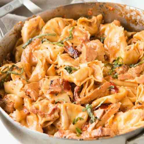 sun-dried tomato basil chicken pasta