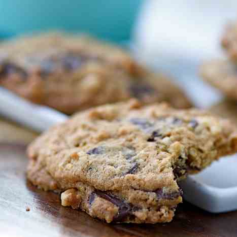 Crispy Oatmeal Chocolate Chip Cookies