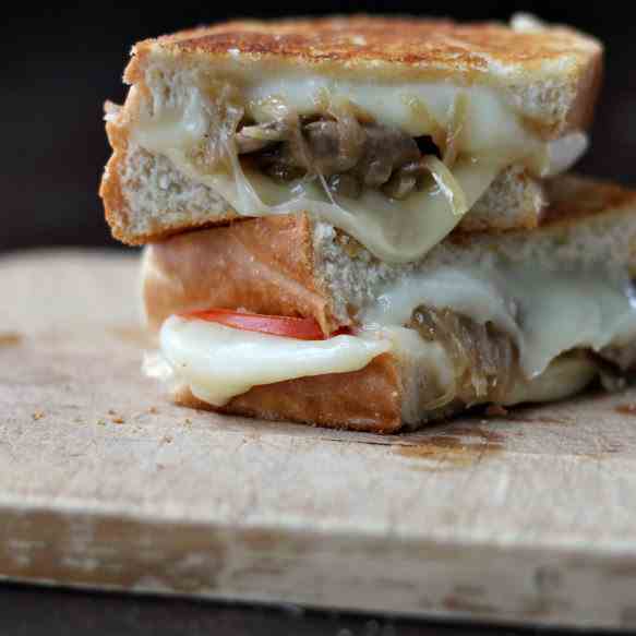 Grilled Cheese with Caramelized Onions