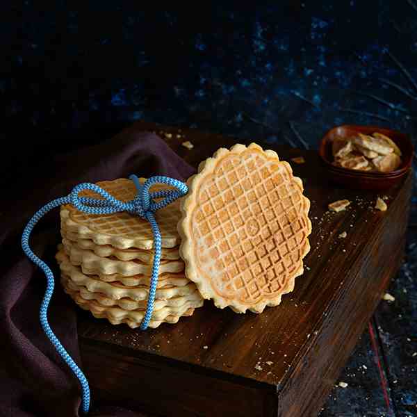 Feta waffle crackers