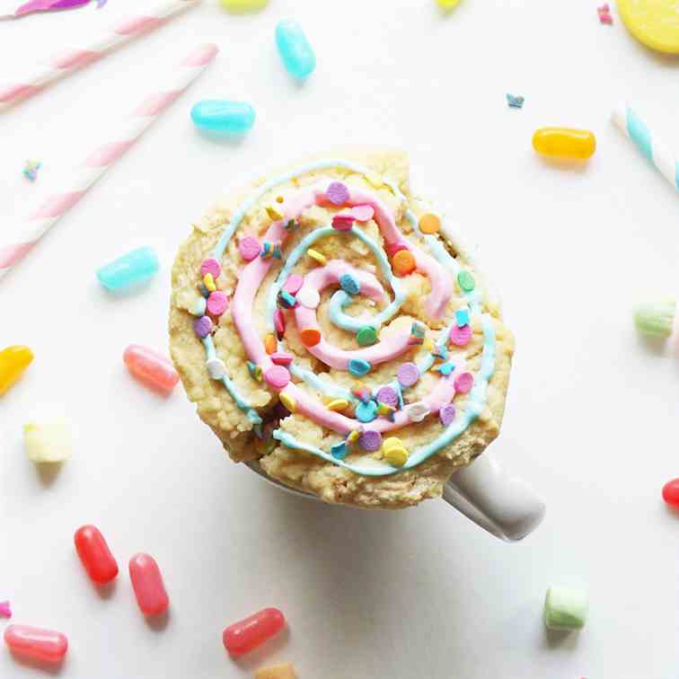 Unicorn tracks mug cake