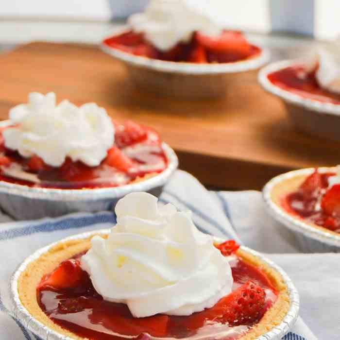 Mini Strawberry Pies