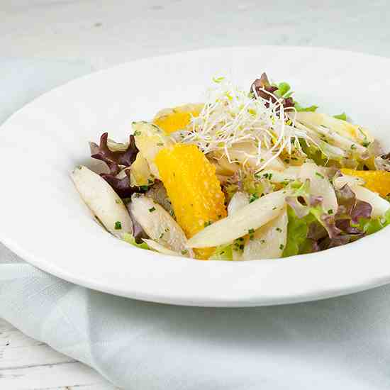 Stir fry white asparagus salad