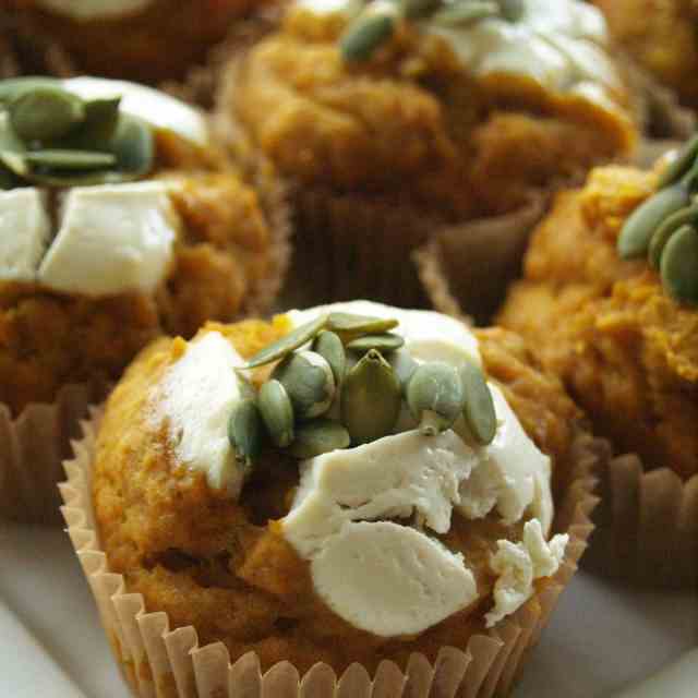 Better-than-Starbucks' Pumpkin Muffins