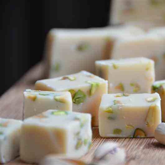 Bailey's Irish Cream and Pistachio Fudge