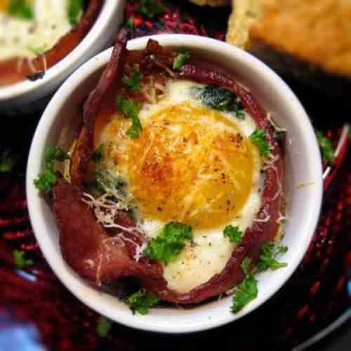 Baked Eggs with Bacon and Spinach