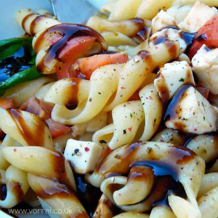 Caprese Pasta Salad with Mozzarella