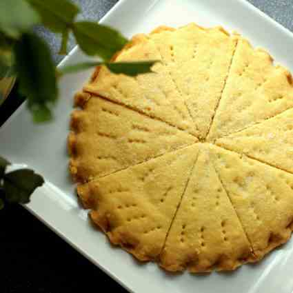 Scottish Shortbread with Strawberries