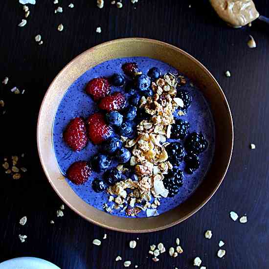 Skinny Peanut Butter Protein Smoothie Bowl