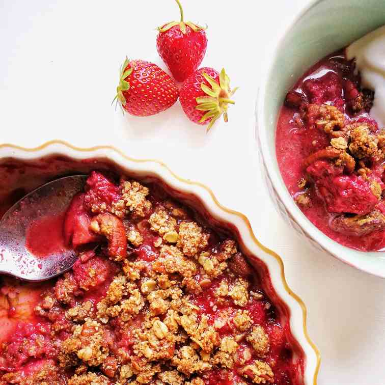Summer Strawberry Crumble