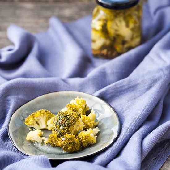 Spicy pickled broccoli