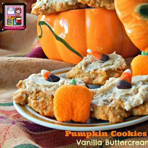 Pumpkin Cookie w/Maple Vanilla Buttercream