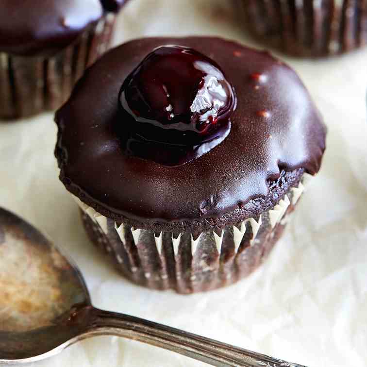 Chocolate Cherry Cupcakes