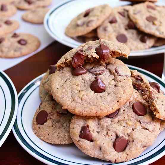 Easy to Make Soft Chocolate Chip Cookies
