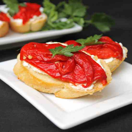 goat cheese bell pepper bruschetta