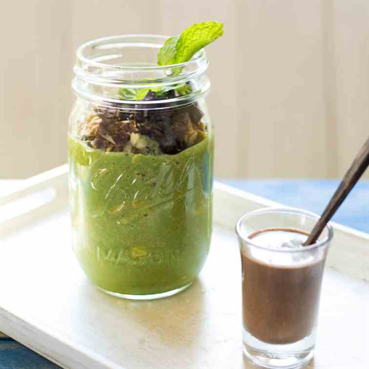 Raw Breakfast Parfait with Spirulina Milk