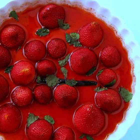 Roasted strawberries with ginger, vanilla