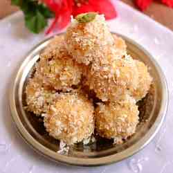 Coconut Ladoos / Coconut Truffles