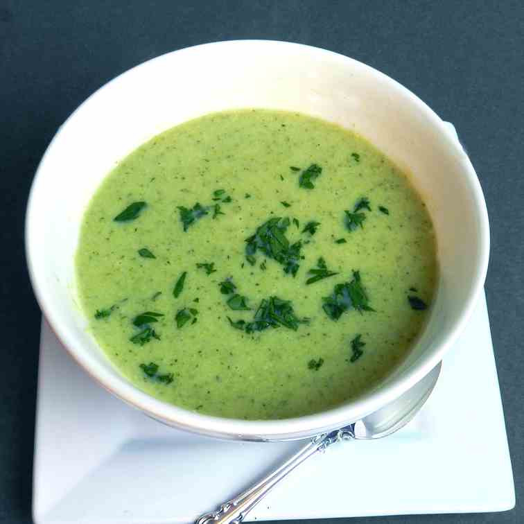 Pure and Simple Cream of Broccoli Soup