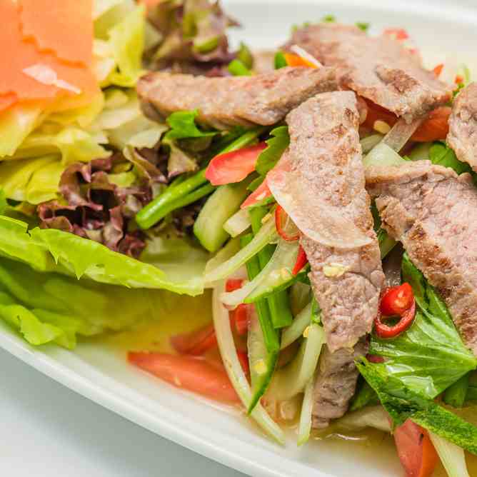 Paleo Sweet Chilli Beef Salad