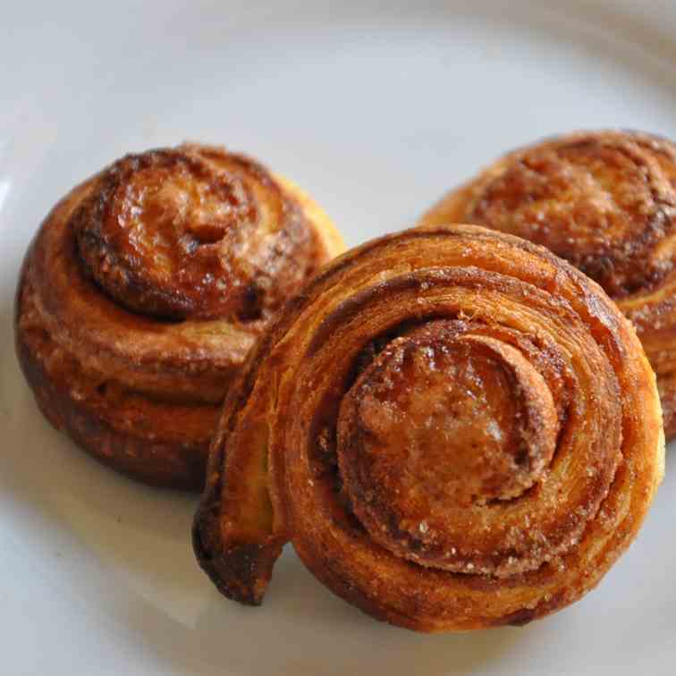 mini cinnamon rolls