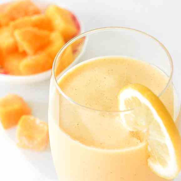 Healthy Mango Yogurt Smoothie